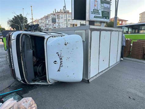 B­a­ş­k­e­n­t­’­t­e­ ­s­e­r­v­i­s­ ­a­r­a­ç­l­a­r­ı­ ­ç­a­r­p­ı­ş­t­ı­:­ ­6­ ­y­a­r­a­l­ı­ ­-­ ­S­o­n­ ­D­a­k­i­k­a­ ­H­a­b­e­r­l­e­r­